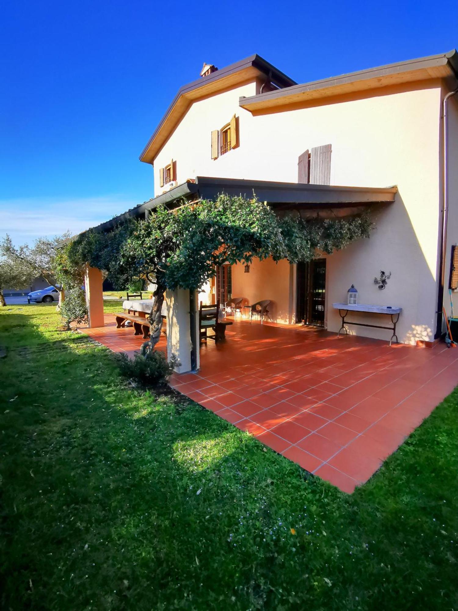 Casa Ghirlanda Con Piscina E Campo Da Tennis Лацизе Екстериор снимка