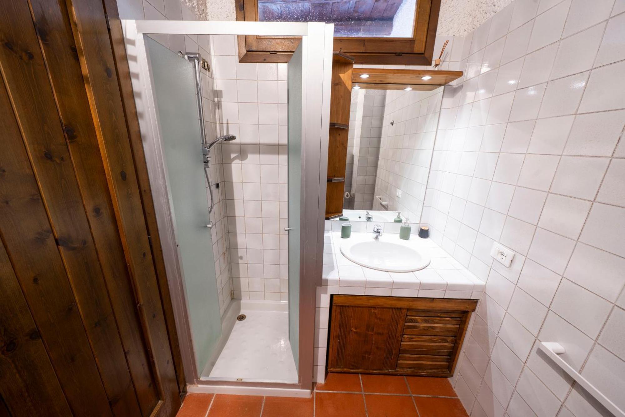 Casa Ghirlanda Con Piscina E Campo Da Tennis Лацизе Екстериор снимка