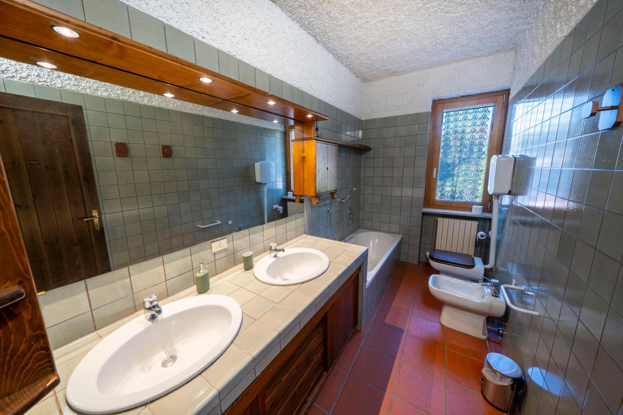 Casa Ghirlanda Con Piscina E Campo Da Tennis Лацизе Екстериор снимка
