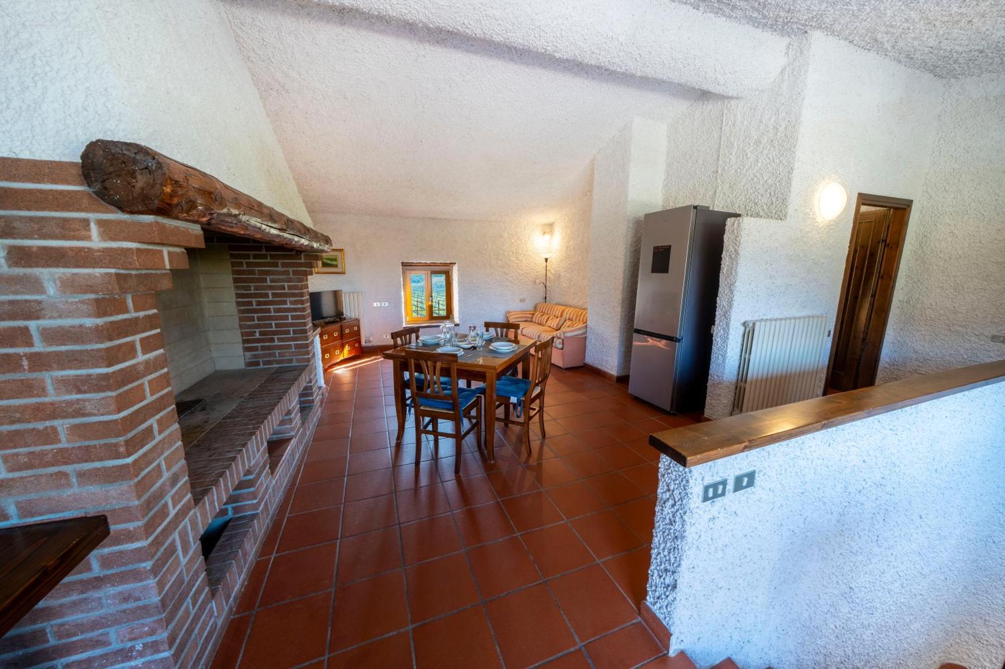 Casa Ghirlanda Con Piscina E Campo Da Tennis Лацизе Екстериор снимка